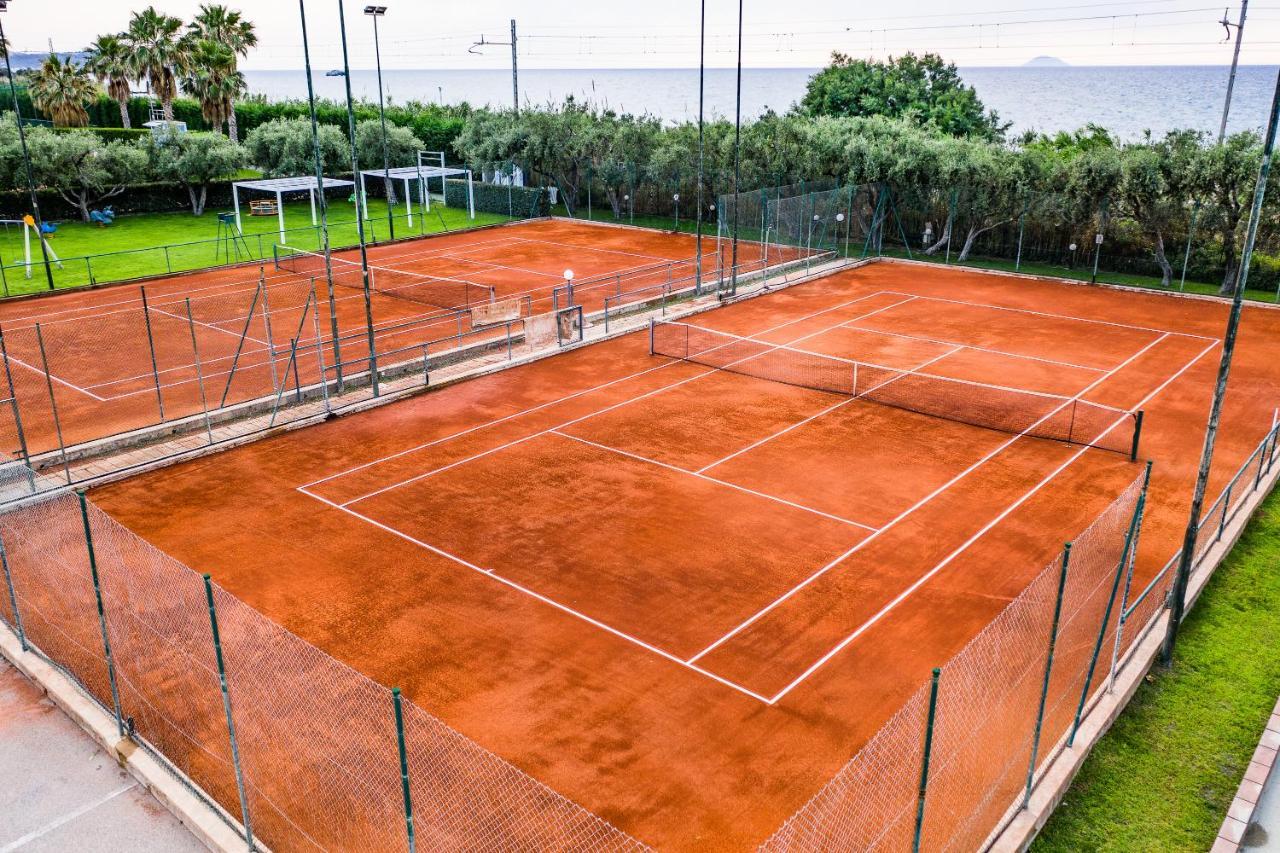 Riviera Del Sole Hotel Resort Spa Пирайно Екстериор снимка