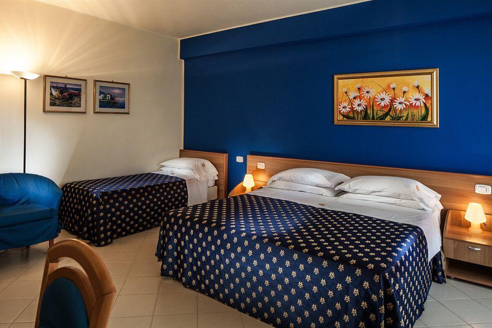 Riviera Del Sole Hotel Resort Spa Пирайно Екстериор снимка