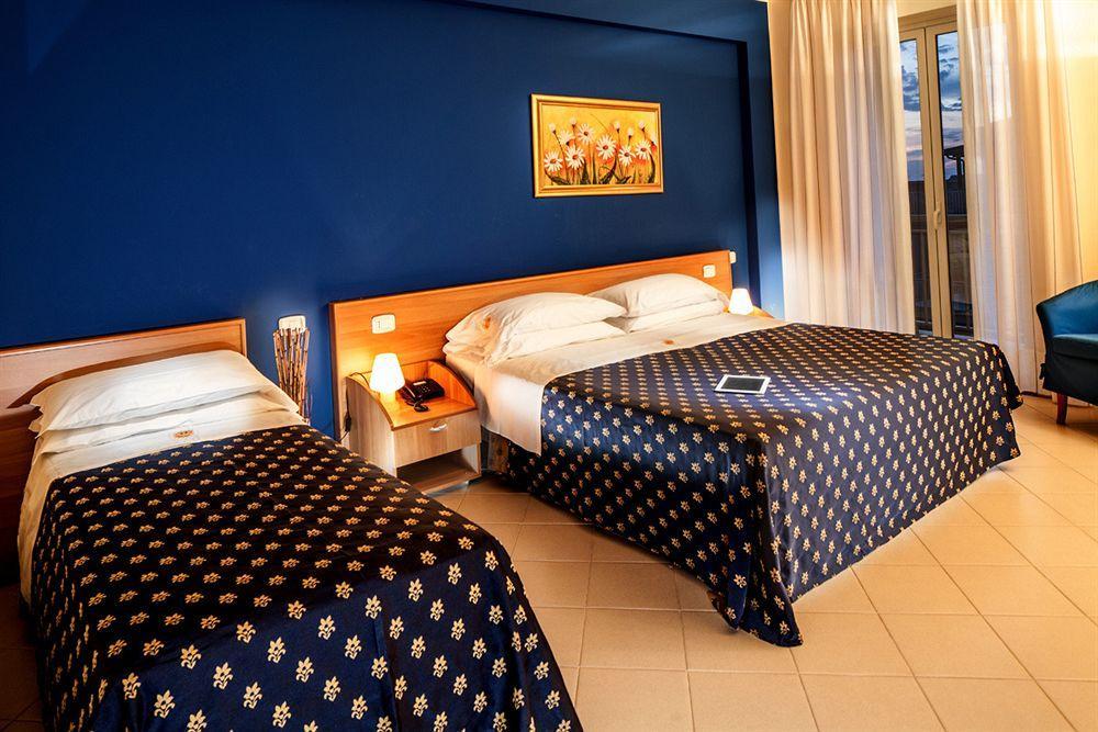 Riviera Del Sole Hotel Resort Spa Пирайно Екстериор снимка