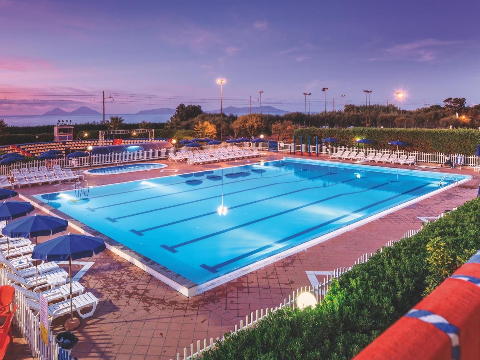 Riviera Del Sole Hotel Resort Spa Пирайно Екстериор снимка