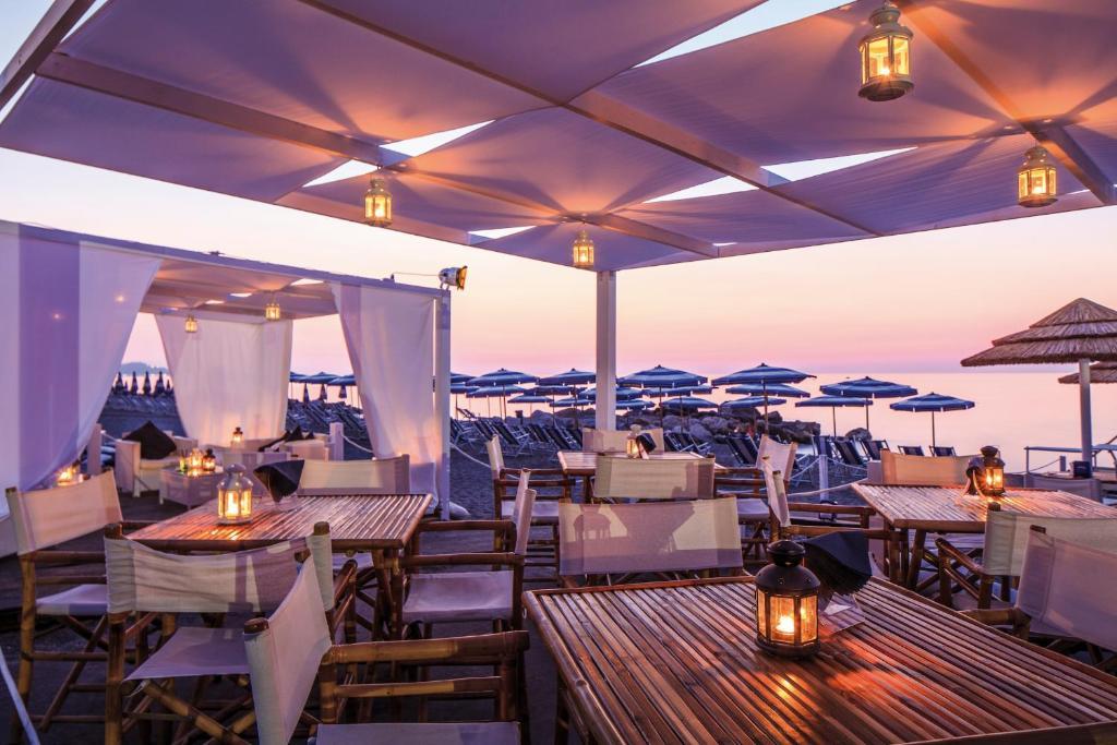 Riviera Del Sole Hotel Resort Spa Пирайно Екстериор снимка