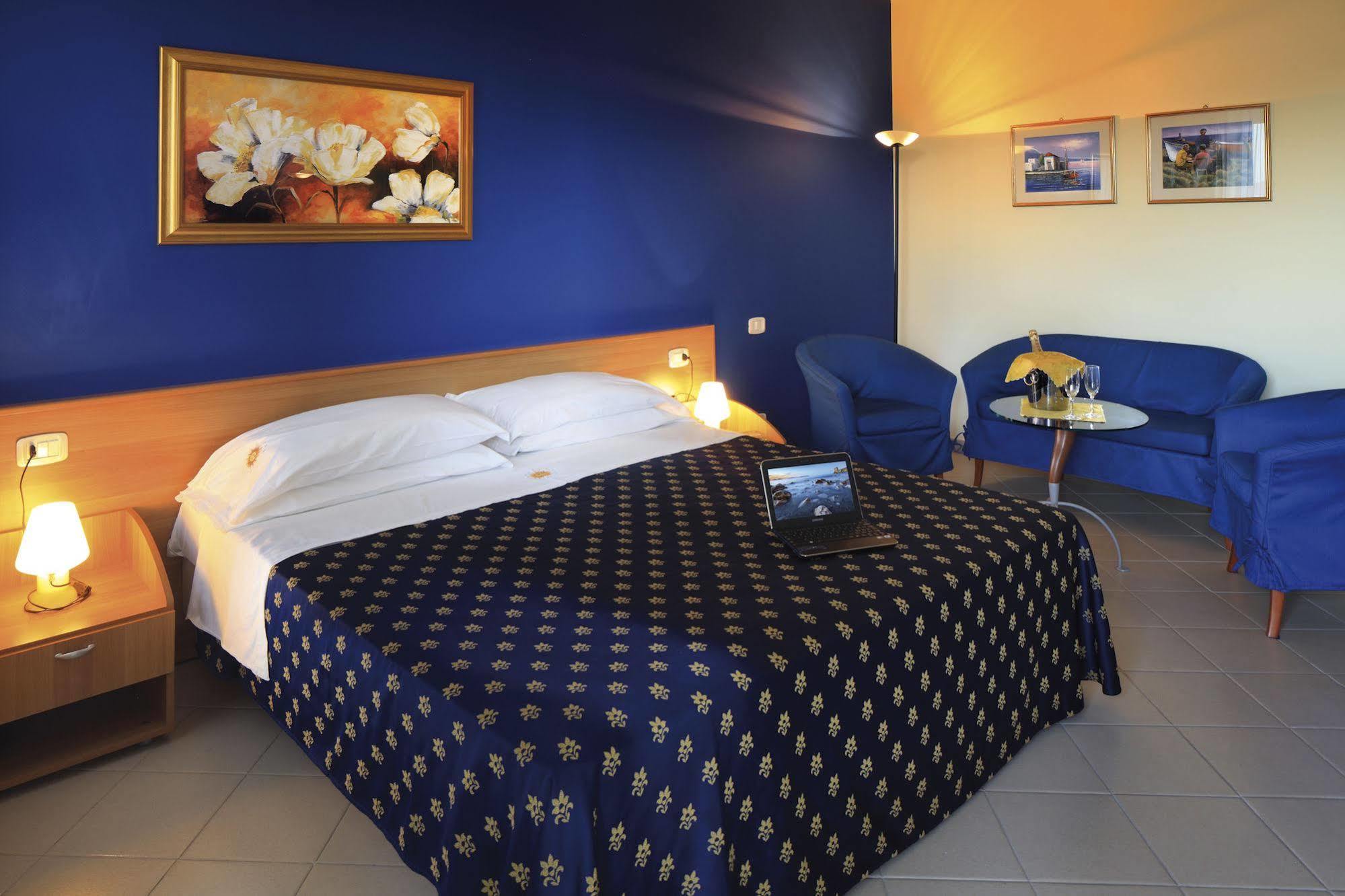 Riviera Del Sole Hotel Resort Spa Пирайно Екстериор снимка